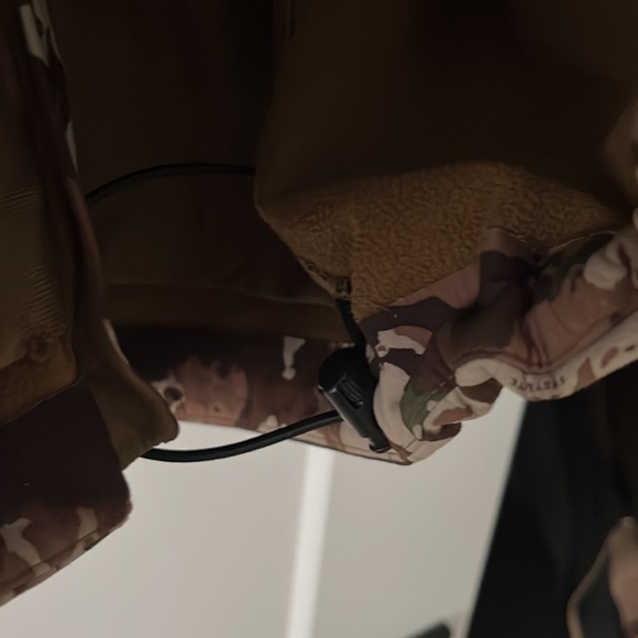 First Lite w’s Catalyst Jacket - Picture 7 of 10